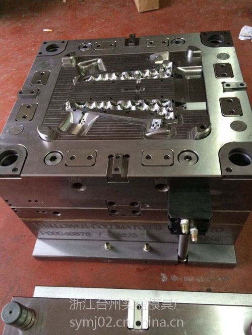 模具制造汽車塑料配件模具專業生產汽車車燈模具